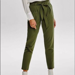 NEW! ONLY Navy Paperbag pants